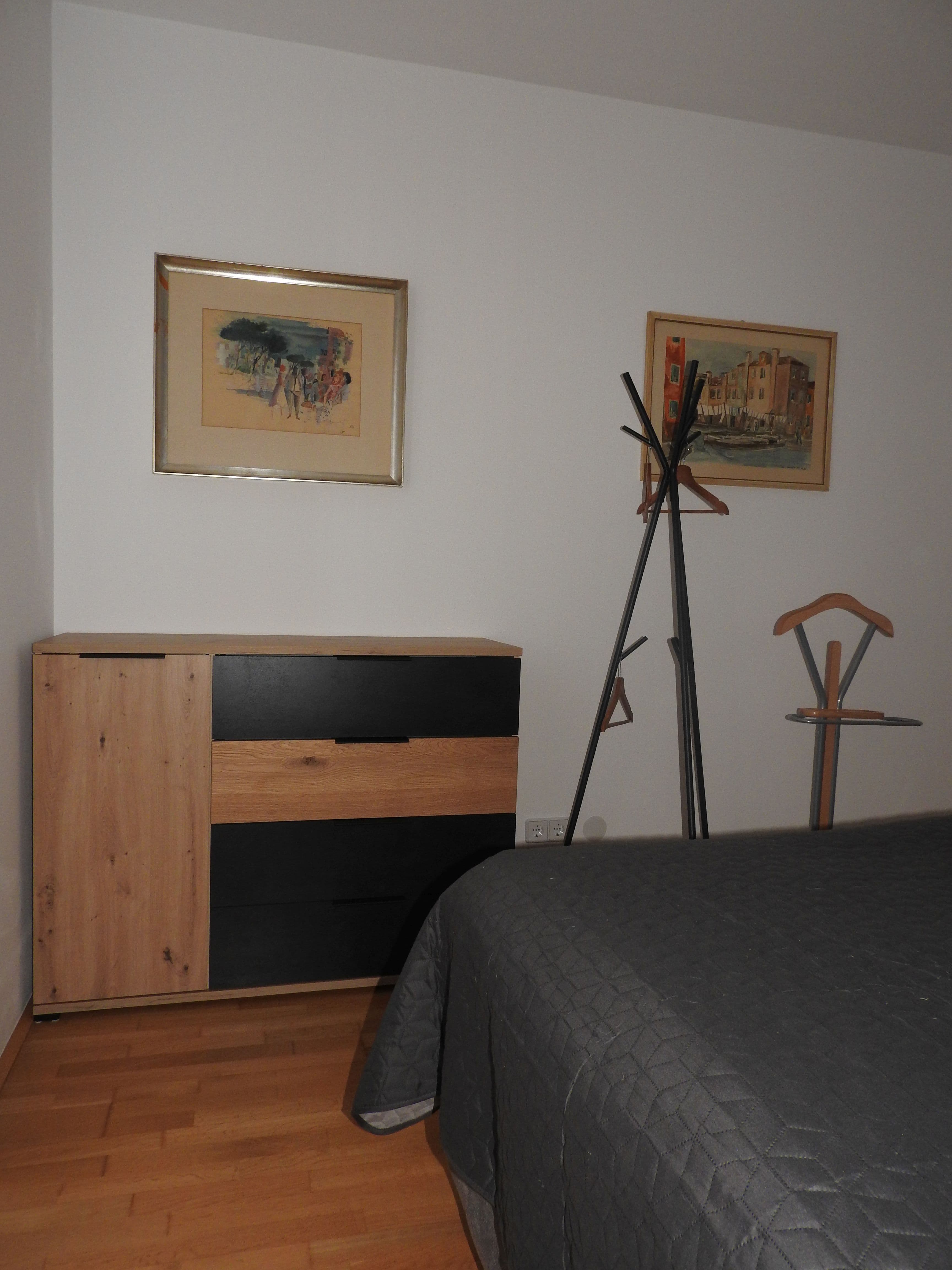 Schlafzimmer 1 3