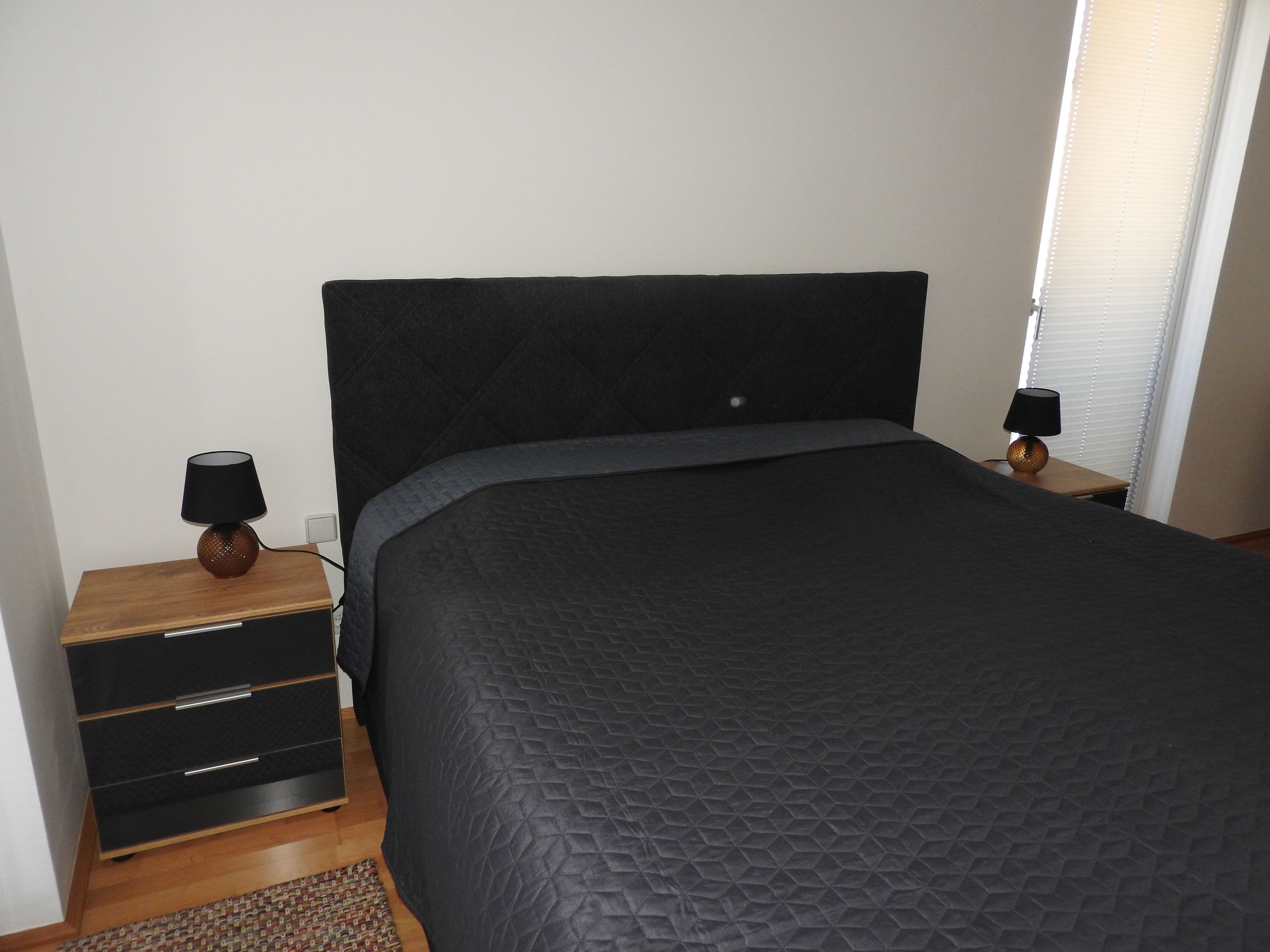 Schlafzimmer 2 2